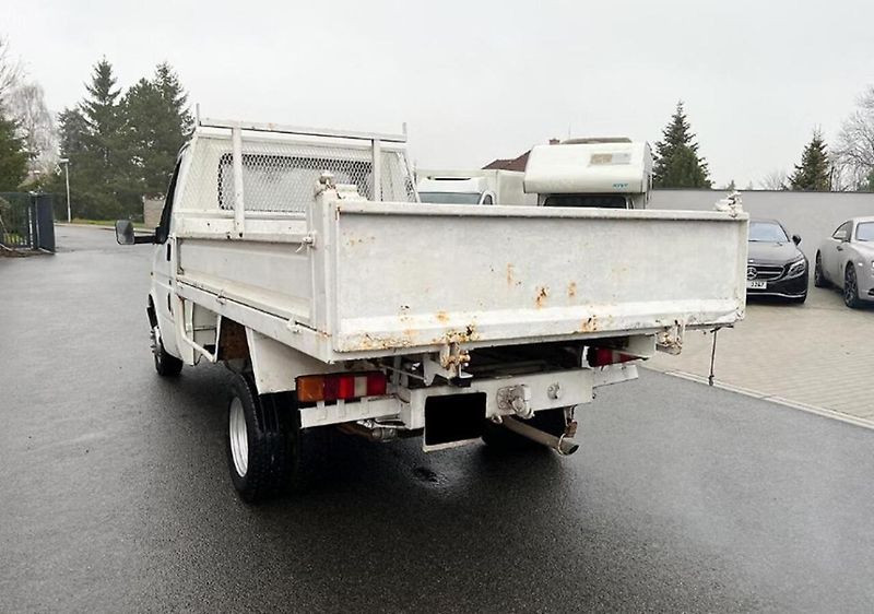 https://www.tipcars.com/uzitkove/ford-transit/uzitkove/nafta/ford-transit-se-sklopnym-valnikem-2-5d-50kw-28492066.html