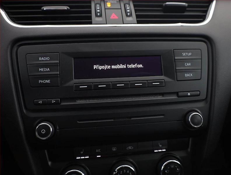 Škoda Octavia (2014) 1.6 TDI, Serv.kniha, Tempomat - fotka 12 z 13