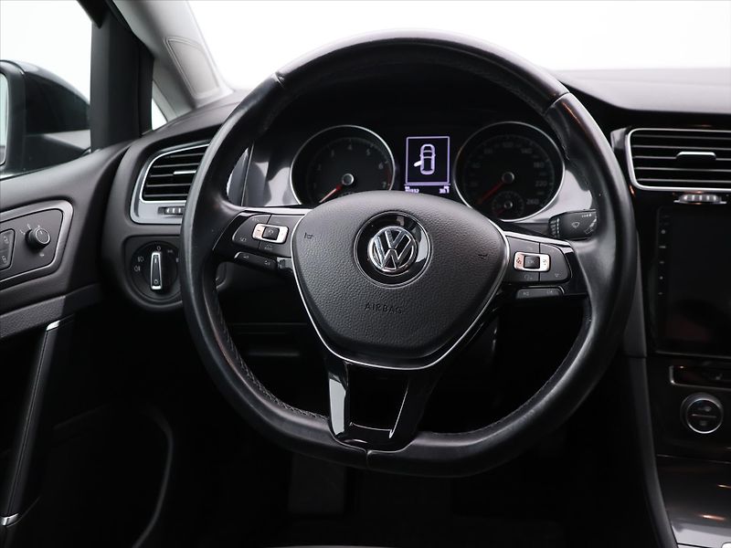 Volkswagen Golf 1,4 TSI 92kW CZ Comfortline - fotka 17 z 30