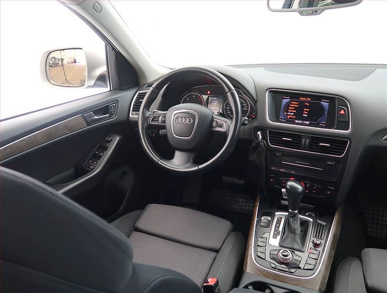 Audi Q5 (2012) 2.0 TDI, 4X4, Automat, Navi - fotka 7 z 24
