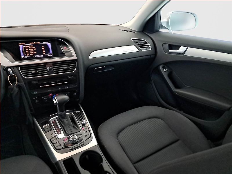 Audi A4 (2013) 2.0 TDI, 4X4, Automat, Navi - fotka 8 z 17