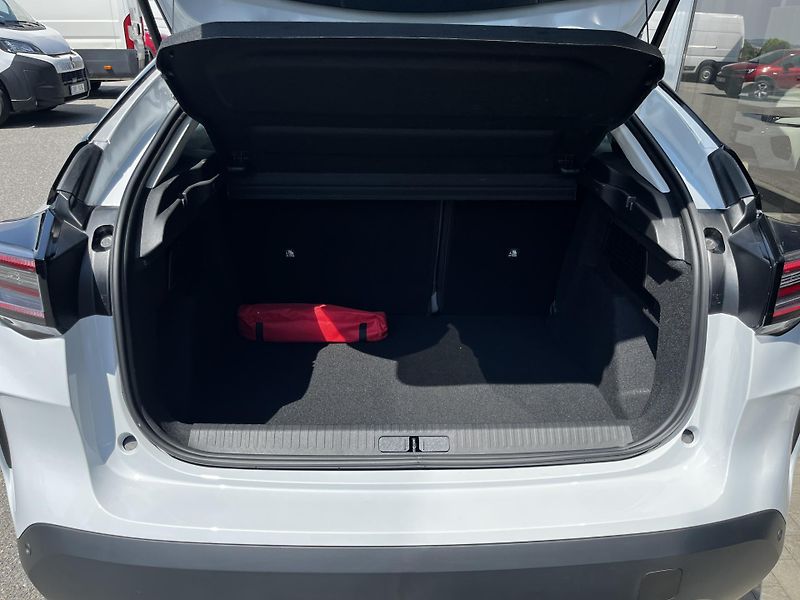 Citroën C4 (2025) PLUS Petrol 130k Automatic  - fotka 6 z 29