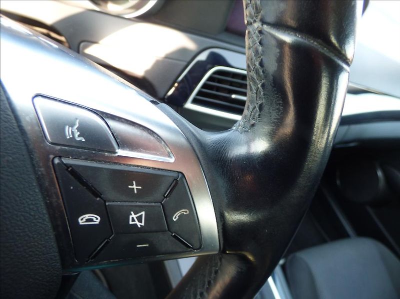 Mercedes-Benz Třídy C 2,2 CDI BlueEfficiency  180 CD - fotka 25 z 41