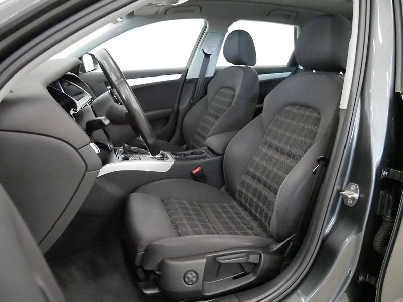 Audi A4 - fotka 11 z 26