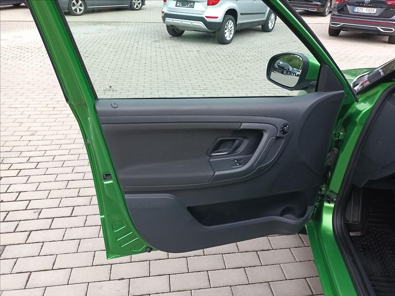 Škoda Fabia 1,2 TSI,KLIMA,TZ,VÝHŘEV,KOLA - fotka 16 z 46