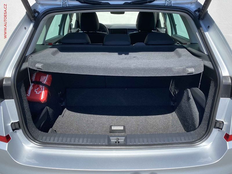 Škoda Kamiq (2023) 1.0 TSi, TOUR, LED, kamera, - fotka 7 z 20