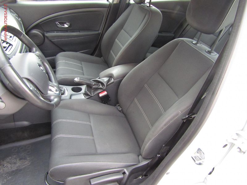 Renault Mégane (2014) 1.5 dCi, ČR, AC, tempo, park - fotka 9 z 16