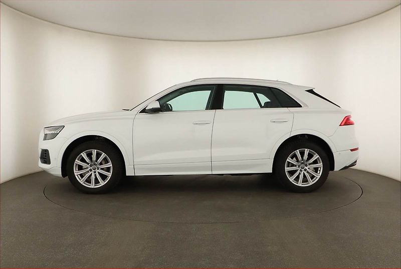 Audi Q8 (2023) 55 TFSI - fotka 3 z 21
