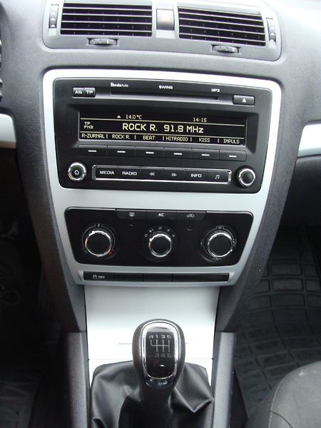 Škoda Octavia 1.4 TSi, 90 kW, klimatizace - fotka 18 z 27