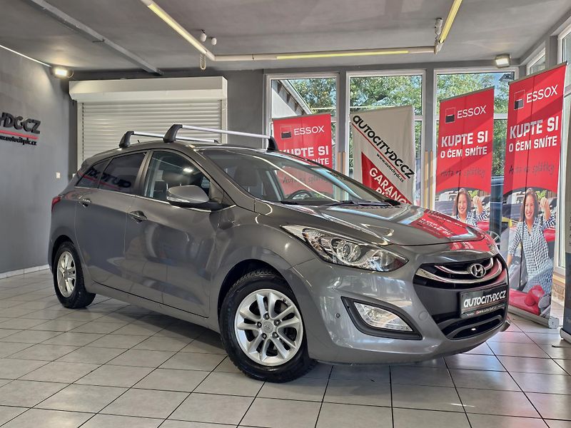Hyundai i30 1.6 GDi 88kW KAMERA VÝHŘEVY ČR - fotka 22 z 23