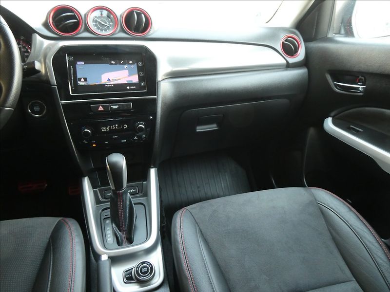 Suzuki Vitara 1,4 T 103kW 4x4 automat,závěs - fotka 28 z 49