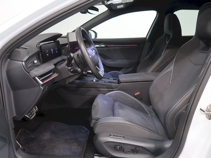 Škoda Superb (2025) SPORTLINE 2.0TSI 195KW DSG WEB - fotka 13 z 46