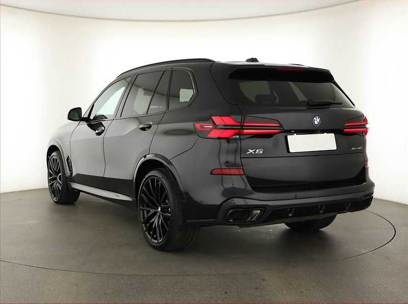 BMW X5 (2024) xDrive40i, Vzduch, H/K,Tažné - fotka 4 z 21
