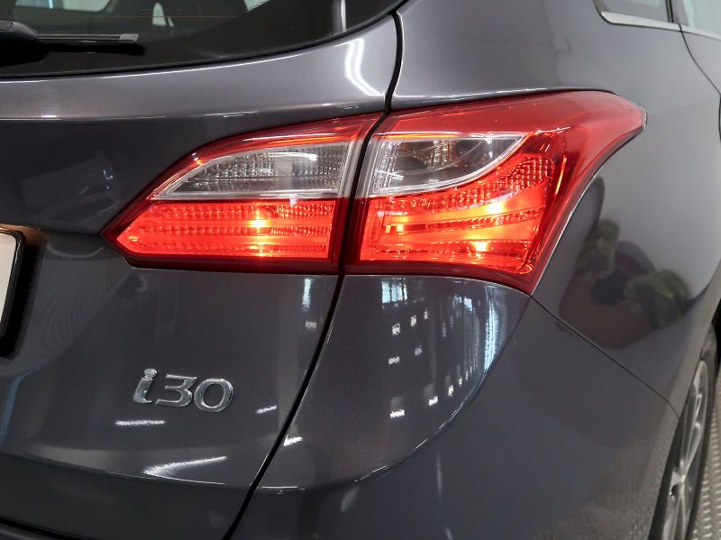 Hyundai i30 (2017) WEEKEND 1.6GDI 99KW - fotka 11 z 30