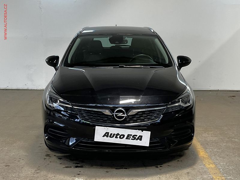 Opel Astra (2020) 1.5 CDTi, Elegance, LED, navi - fotka 2 z 17