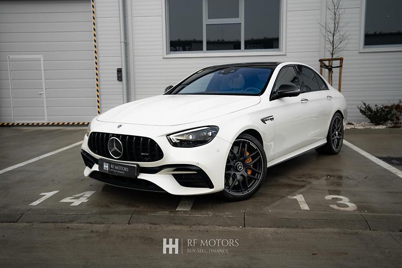 Mercedes-Benz Třídy E (2022) AMG E63 S 4MATIC 450kW - fotka 1 z 56