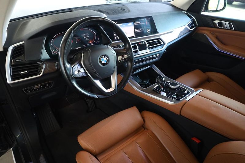 BMW X5 xDrive30d - fotka 2 z 27