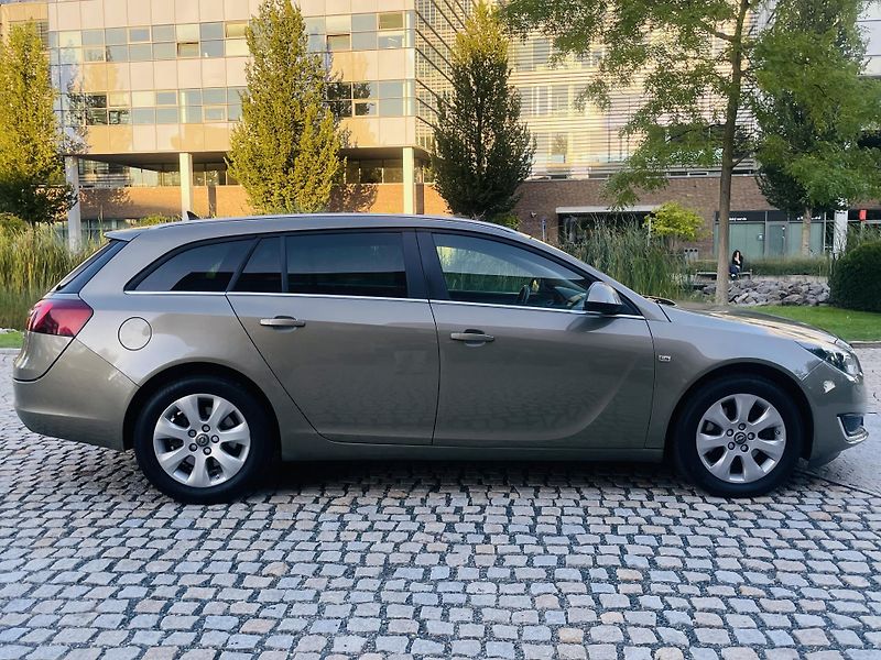 Opel Insignia 2.0CDTi MANUÁL VÝHŘEV LED - fotka 11 z 41