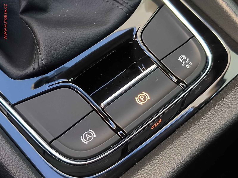 Škoda Karoq (2019) 1.6TDi, 2.maj,ČR, LED, ACC - fotka 17 z 23