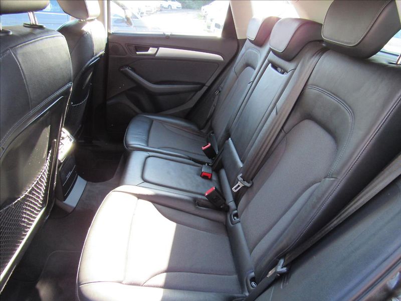 Audi Q5 2,0 TDi 140kW Quattro - fotka 10 z 30
