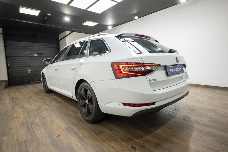 Škoda Superb 2.0 TDI 110 kW L&K - fotka 5 z 36