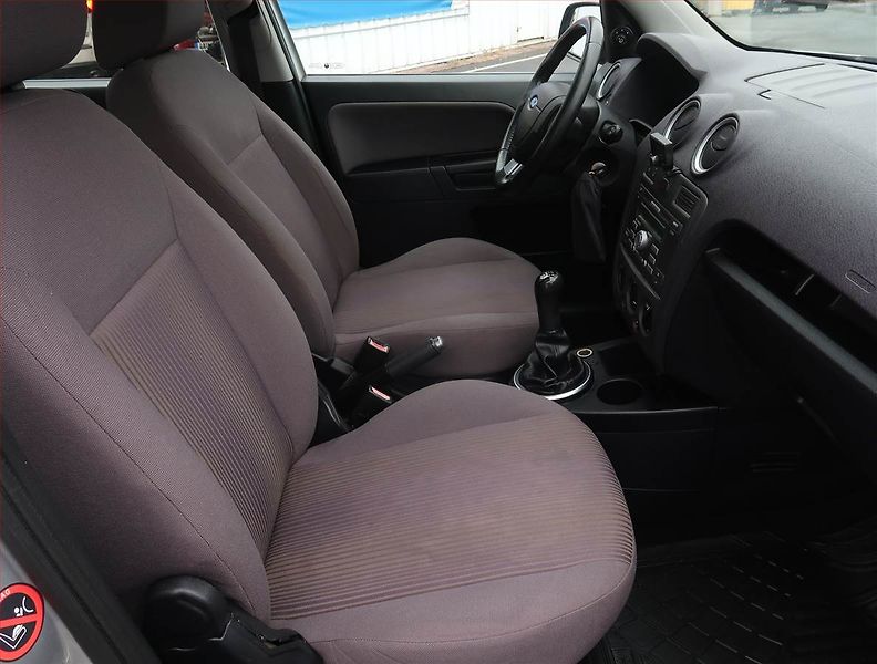 Ford Fusion (2010) 1.4, levný provoz - fotka 9 z 17