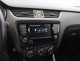 Škoda Octavia (2016) RS 2.0 TSI, Kůže, Bi-Xenony - náhled 16
