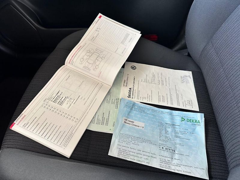Škoda Octavia (2010) 1.9TDi SERVISKA,BEZ KOROZE - fotka 13 z 15