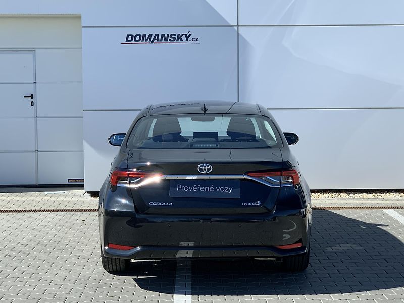 Toyota Corolla COMFORT TECH 1,8 HEV 103kW CVT - fotka 12 z 24