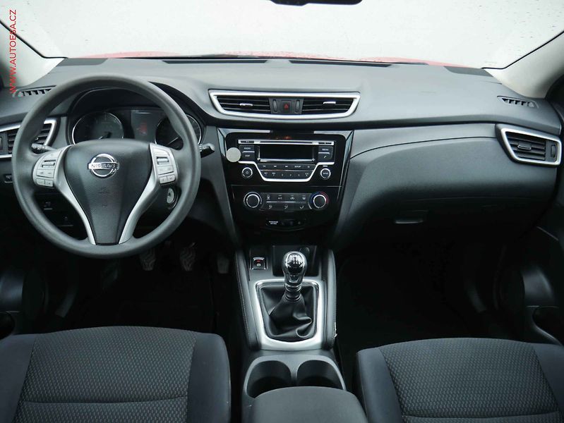 Nissan Qashqai (2017) 1.2 DiG-T, 2.maj,ČR, Visia - fotka 8 z 15
