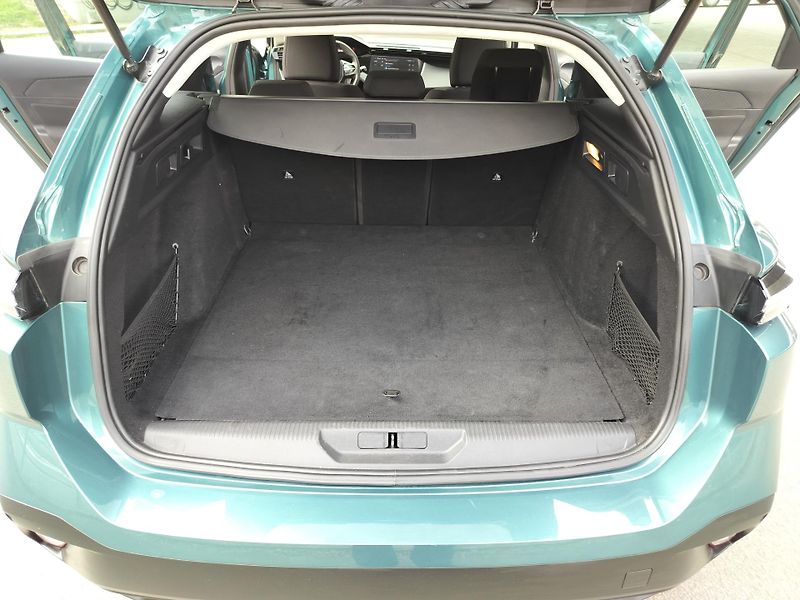 Peugeot 308 SW  1.5 BlueHDI  96kW  automat - fotka 26 z 30