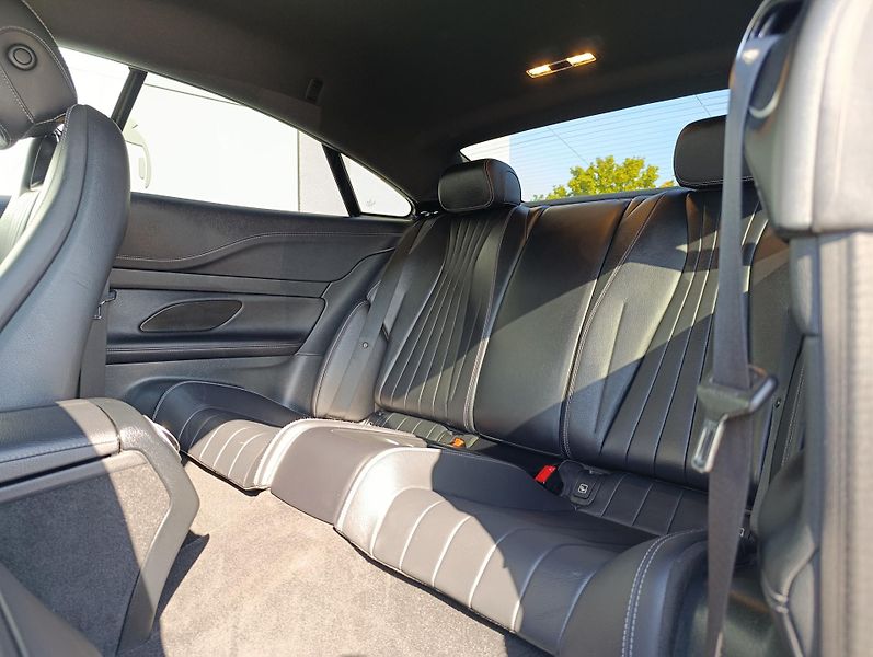 Mercedes-Benz Třídy E 220d 143kW AMG COUPÉ DPH - fotka 14 z 30