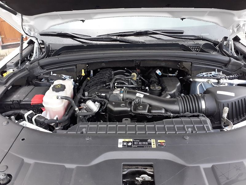 Jeep Grand Cherokee (2023) 3.6 L  V6  4x4 - fotka 30 z 31