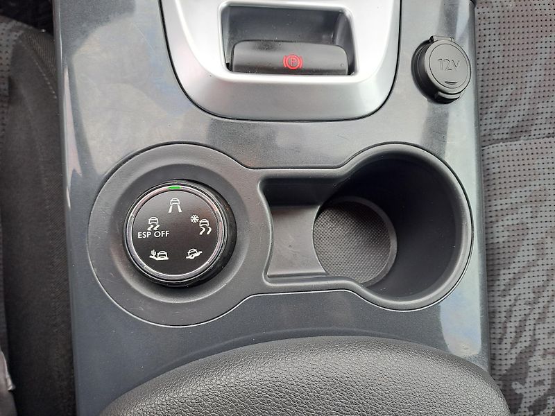 Peugeot 3008 (2010) 1.6 HDi - fotka 22 z 28