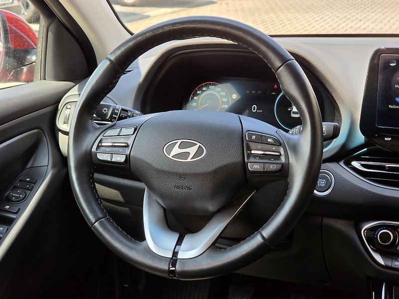 Hyundai i30 (2024) 1,5i 70kW WG STYLE - fotka 15 z 16