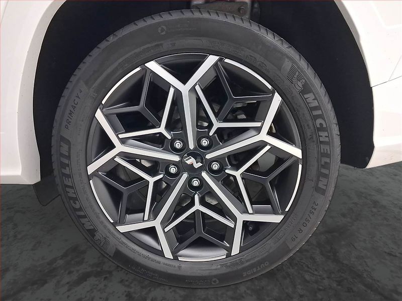 Hyundai Tucson (2024) N-Line 1.6 T-GDI HEV - fotka 15 z 17