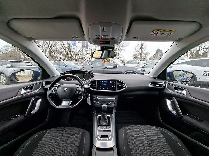 Peugeot 308 SW ACTIVE 1.5 BHDi 130k EAT6 - fotka 2 z 24