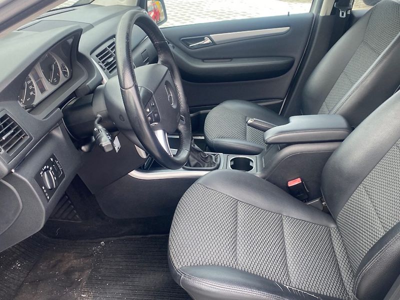 Mercedes-Benz Třídy B (2010) 180 CDI (80kW) - fotka 11 z 24