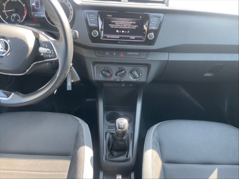 Škoda Fabia 1,0 TSI 70 Ambition - fotka 10 z 11