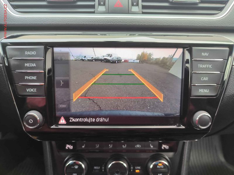 Škoda Superb (2016) 2.0 TDi, Style, bixen, navi - fotka 15 z 21