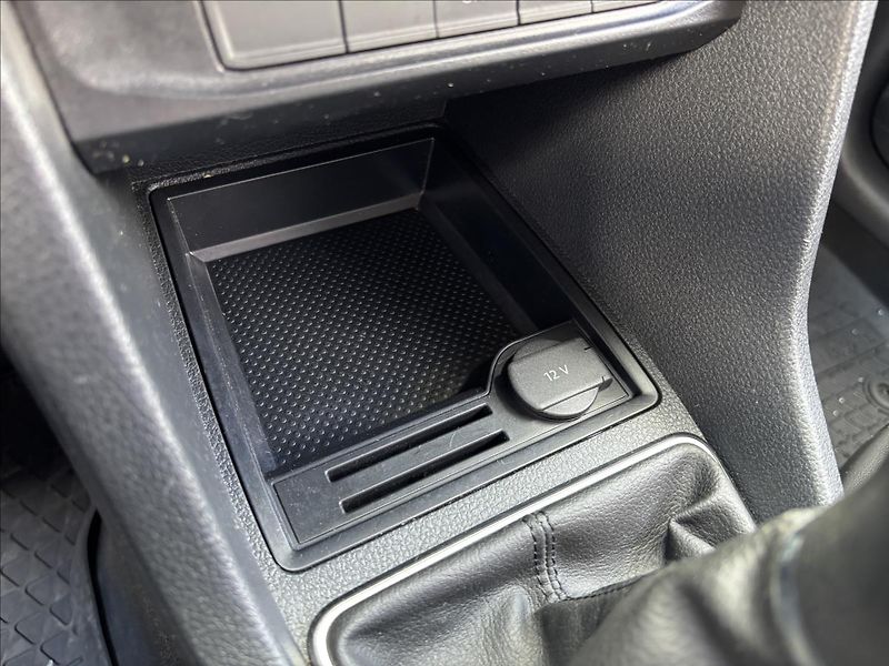Volkswagen Caddy 1,4 TGI 81kW CNG Maxi Dílna - fotka 33 z 37