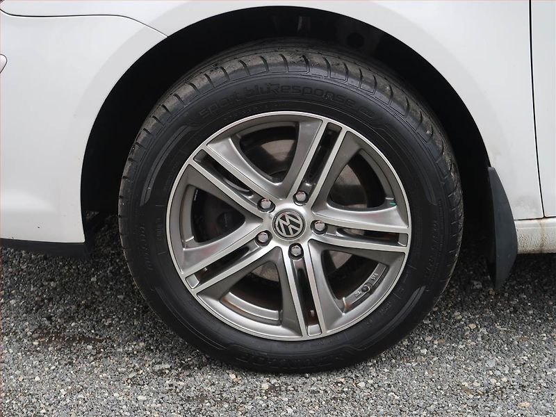 Volkswagen Touran (2010) 1.4 TSI, Automat, 7 míst - fotka 15 z 20