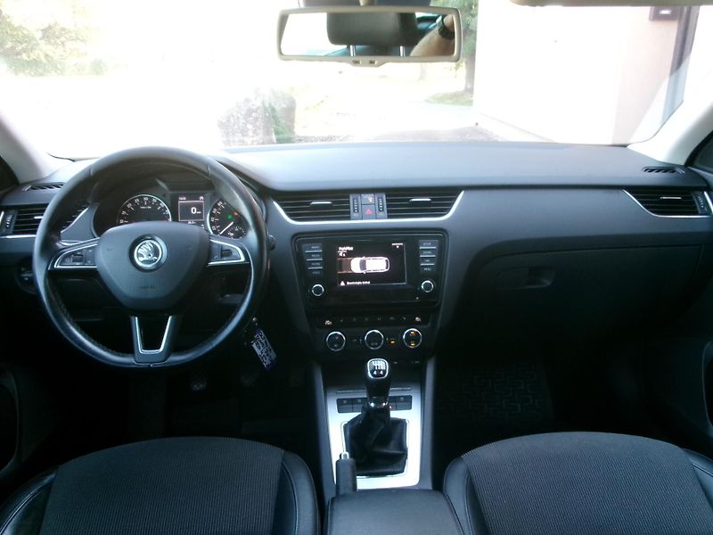 Škoda Octavia 4X4 AUTOKLIMA TAŽNÉ - fotka 15 z 34