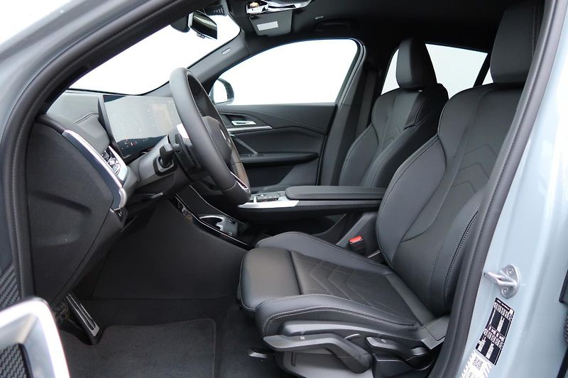 BMW X2 sDrive20i - fotka 2 z 6