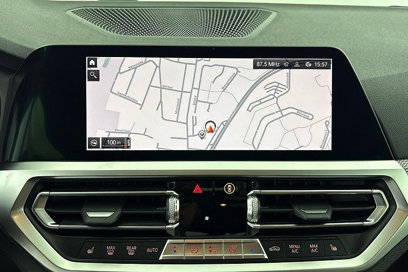 BMW Řada 4 M440i xDrive - fotka 17 z 24