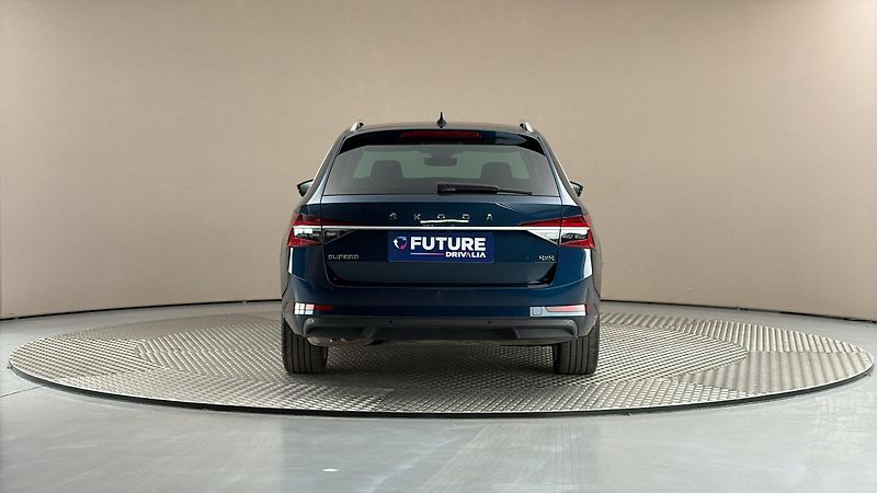 Škoda Superb 2.0 TDI DSG 4x4 Style Combi - fotka 5 z 31