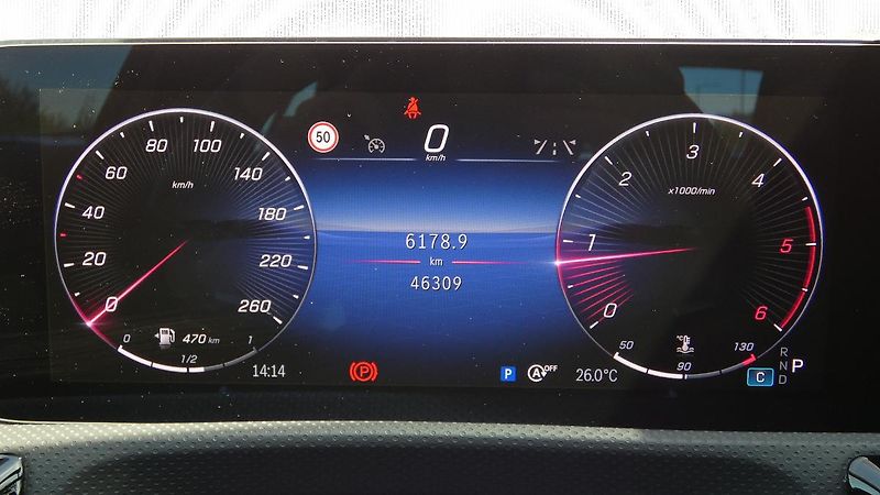 Mercedes-Benz Třídy A 220d DCT - fotka 13 z 22