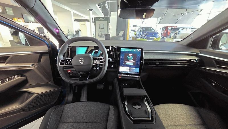 Renault Austral (2026) techno full hybrid E-Tech 200 - fotka 5 z 6