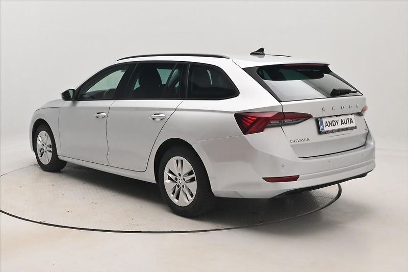 Škoda Octavia 2,0 TDI 110 kW DSG 4x4 NAVI Zá - fotka 7 z 30