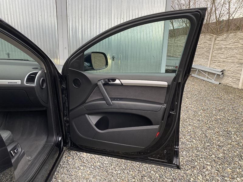Audi Q7 3.0TDi 4x4 240PS FL 8Q SLINE!! - fotka 121 z 156
